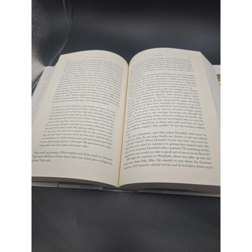 Steve Jobs by Walter Isaacson (2011, Hardcover)